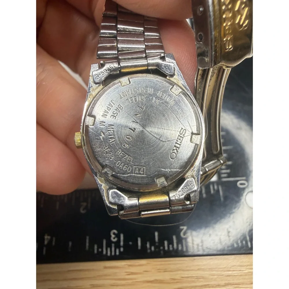 Seiko Quartz Two Tone Watch 3E23-0A60 Gold Champagne Dial Day Date Jubilee Band